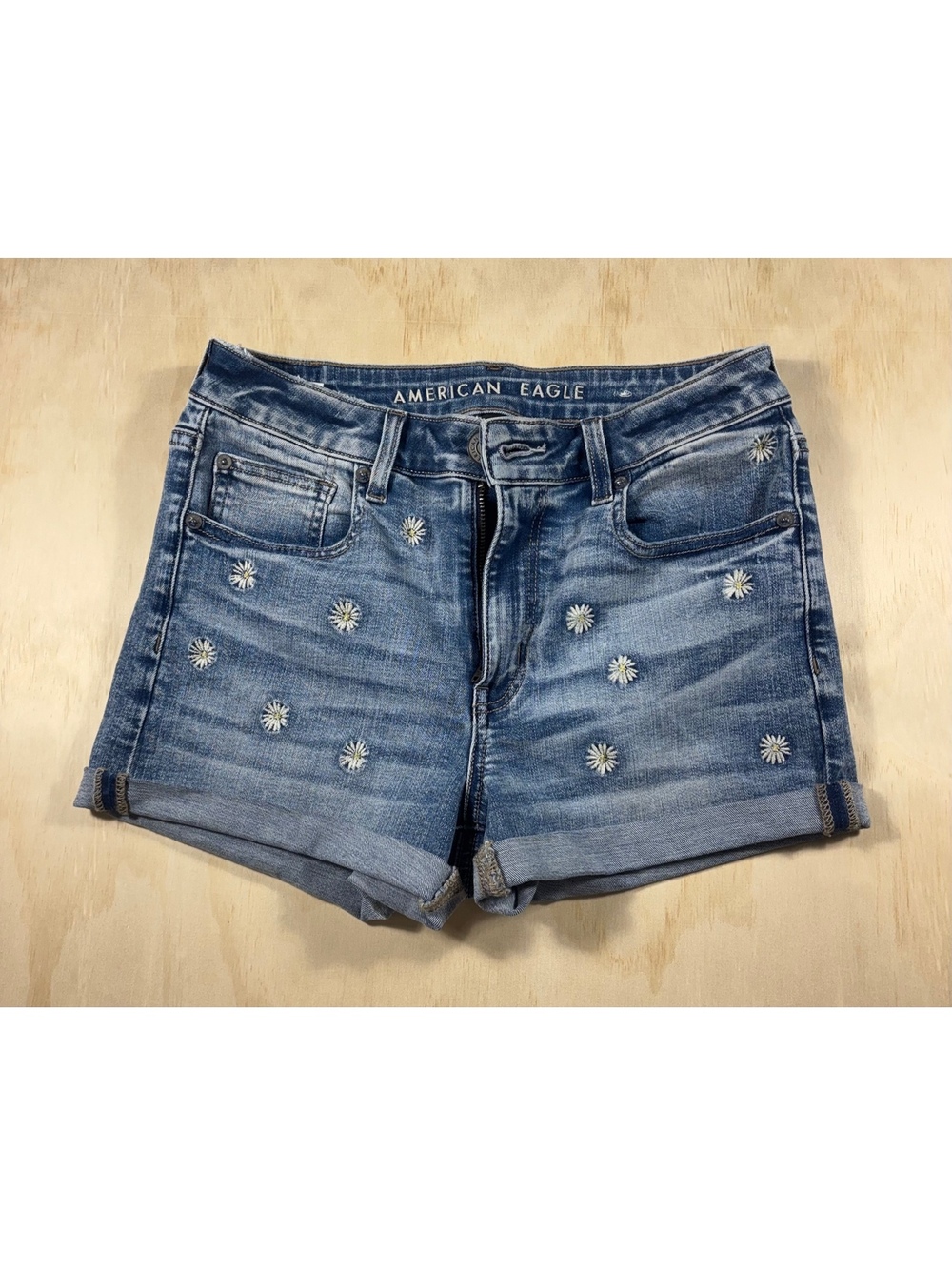 American Eagle Hi-Rise Shortie Shorts Daisy Embroidered Women's Size 6